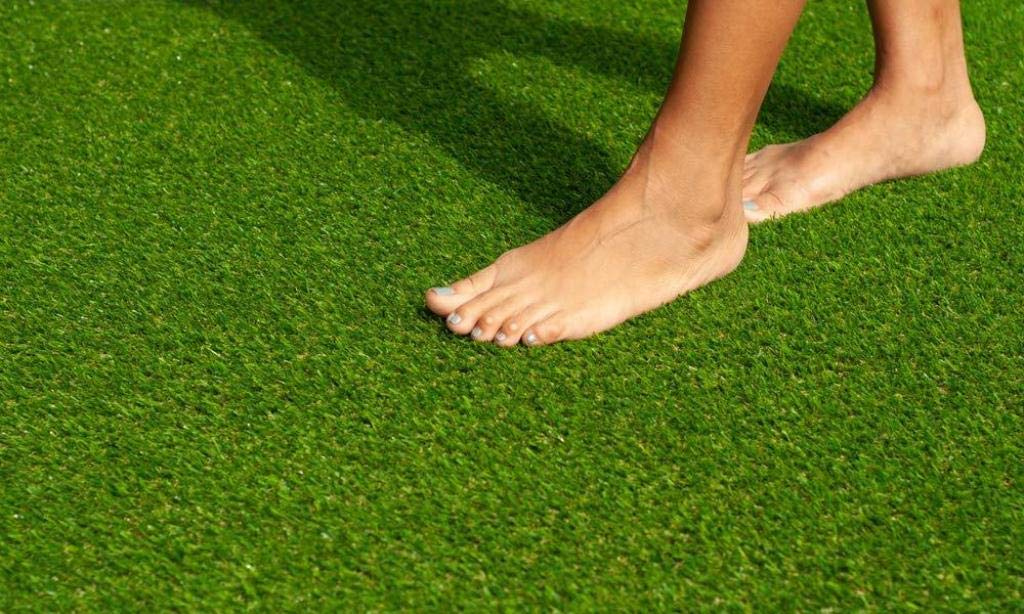 FRESCOHOOK Green Artificial Grass Mat for Balcony & Floor – Durable Waterproof Lawn Rug 4x1 Ft, 45MM